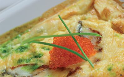 Dviejų spalvų omletas su rūkytu unguriu ir ikrais