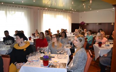 Restoranų atstovai gilino žinias apie vyno ir maisto derinimą