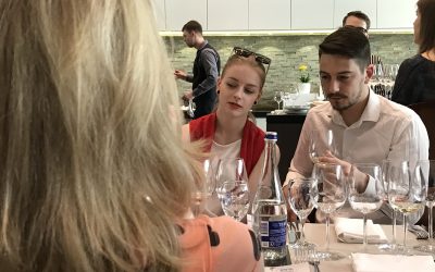 Restoranų atstovai gilino žinias apie vyno ir ant grotelių keptų patiekalų derinimą