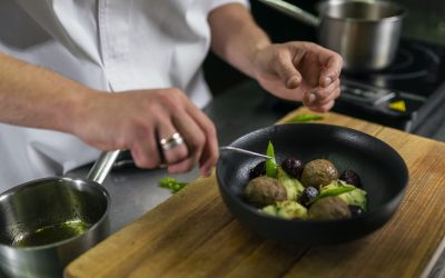 Kylant nežinomybei dėl šalies gastro kultūros – garsiausi šefai kviečia į restoranus