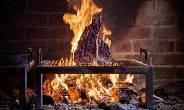 Naujas restoranas Vilniuje įkvėpimo ieško ugnyje, mėsoje ir protėvių legendose