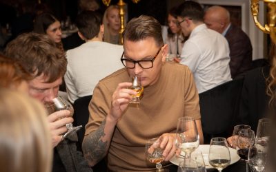 „Gero skonio“ klubo vakarienė – spindesio kupiname Kauno restorane „Laurus“
